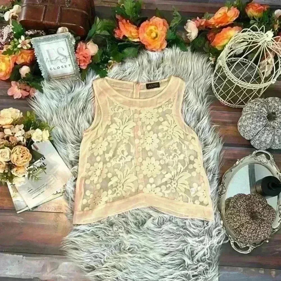 ASTR Floral Blush Cream Sheer Panel High Neck Tank Top, S - Picture 2 of 9